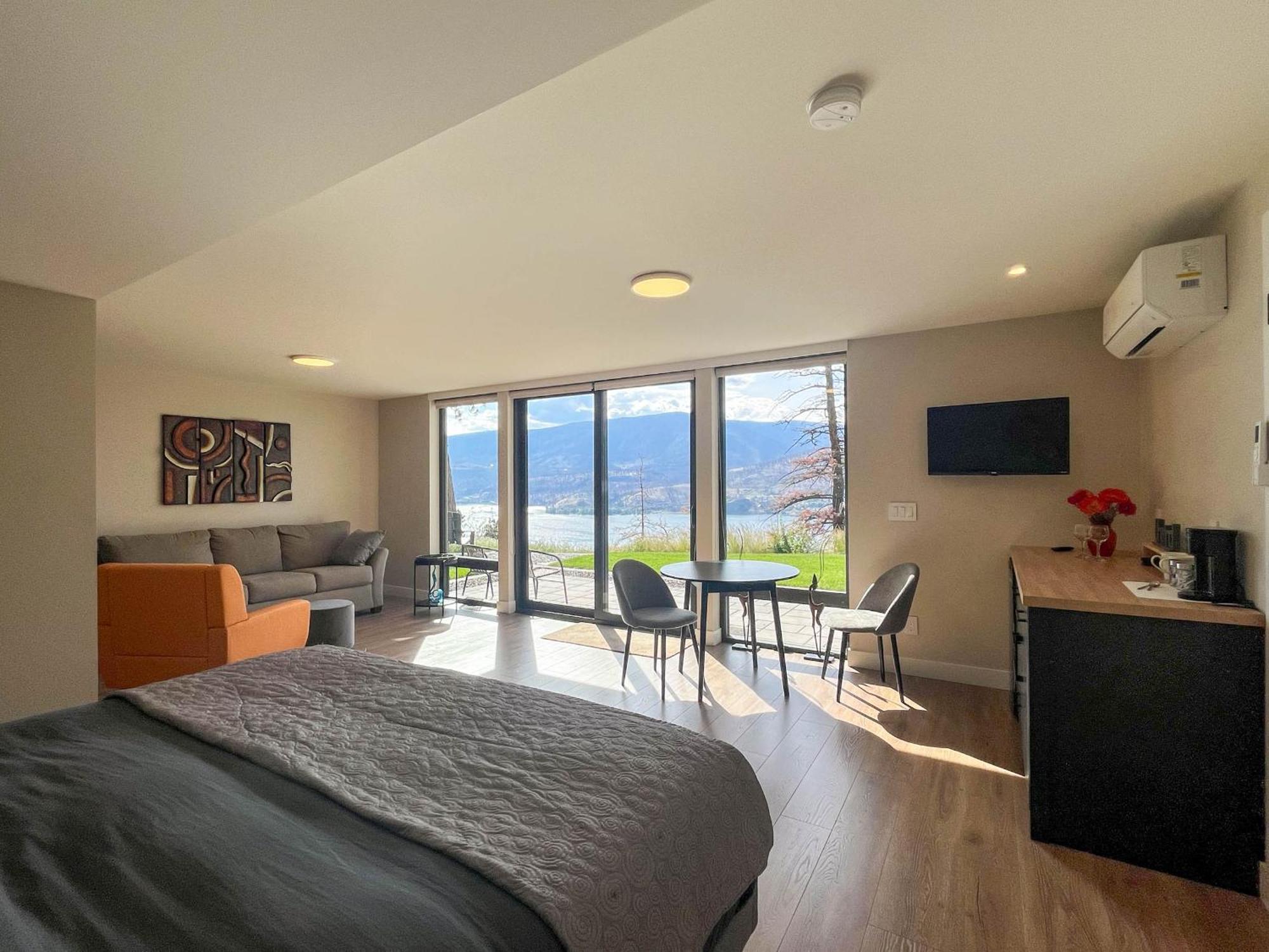 Kelowfornia Lakeview Retreat 킬로나 외부 사진