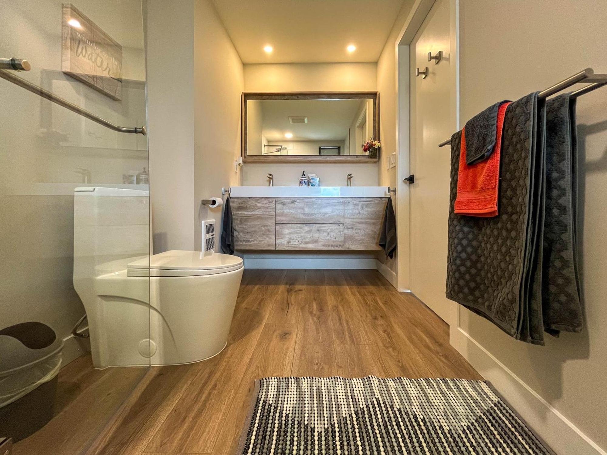 Kelowfornia Lakeview Retreat 킬로나 외부 사진