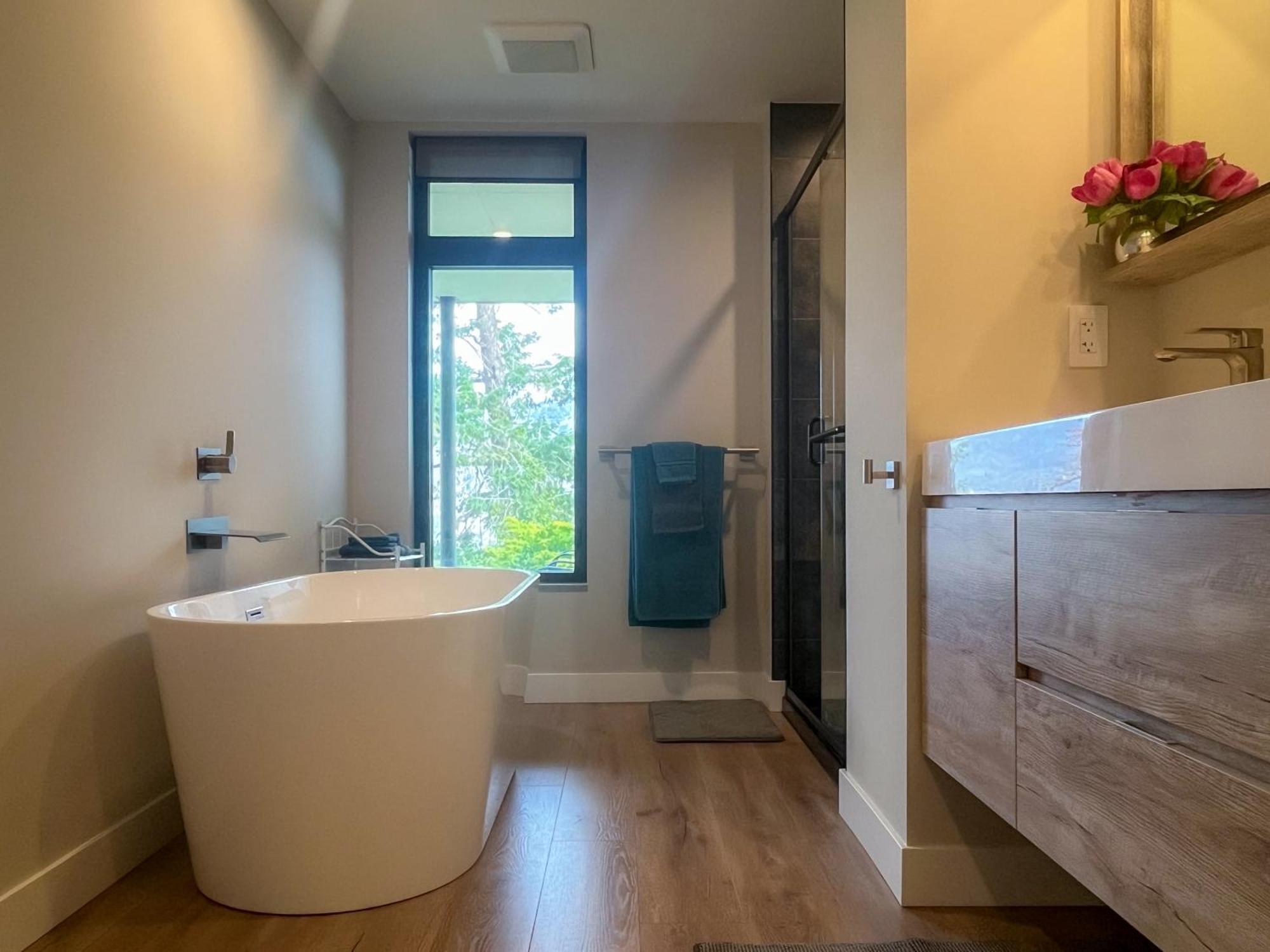 Kelowfornia Lakeview Retreat 킬로나 객실 사진