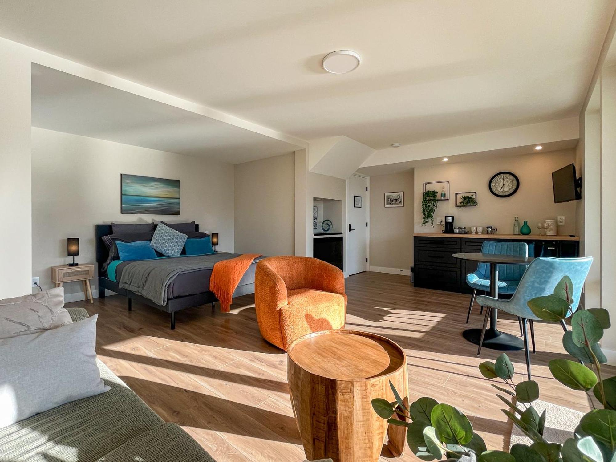 Kelowfornia Lakeview Retreat 킬로나 객실 사진