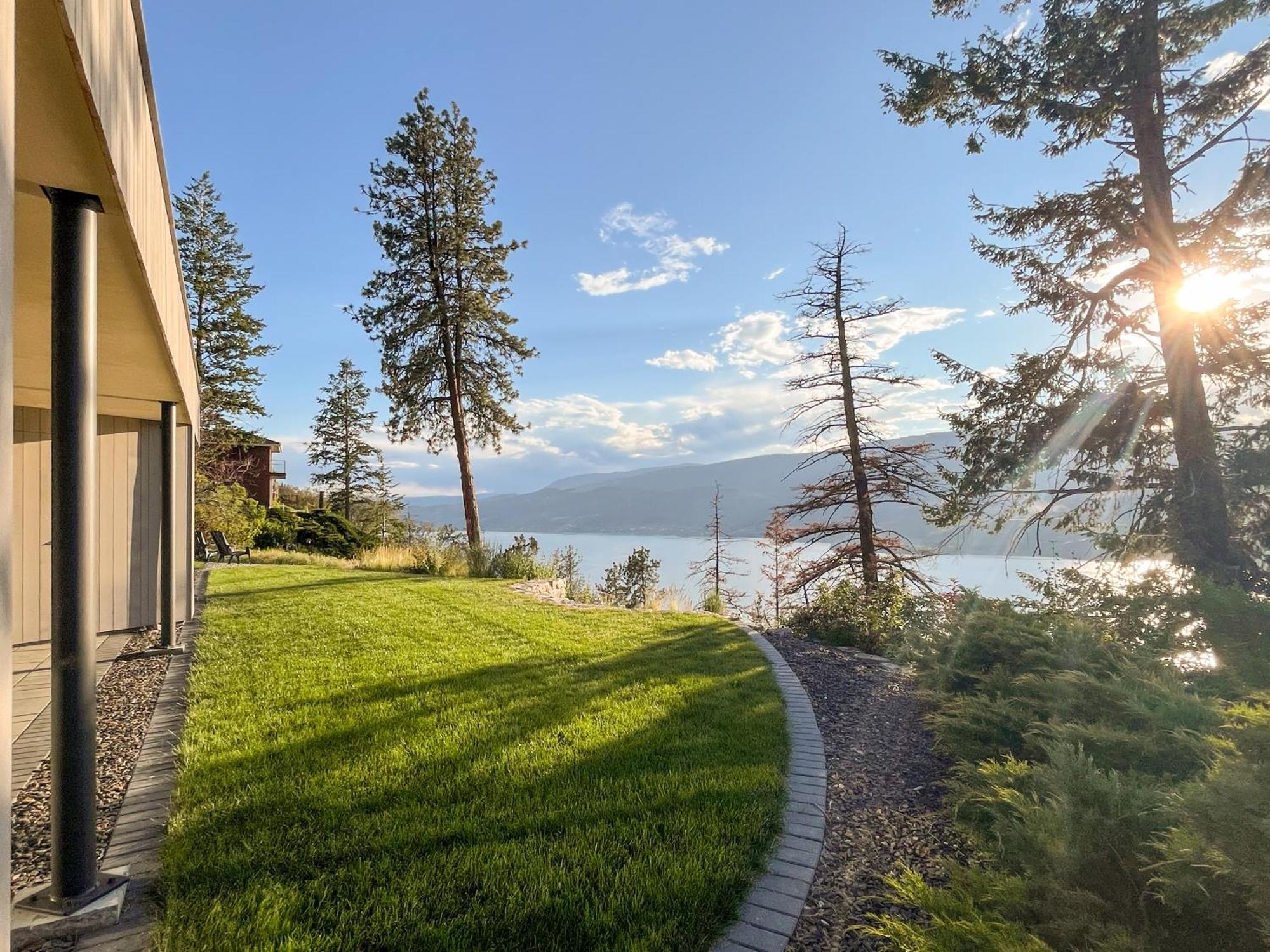 Kelowfornia Lakeview Retreat 킬로나 외부 사진