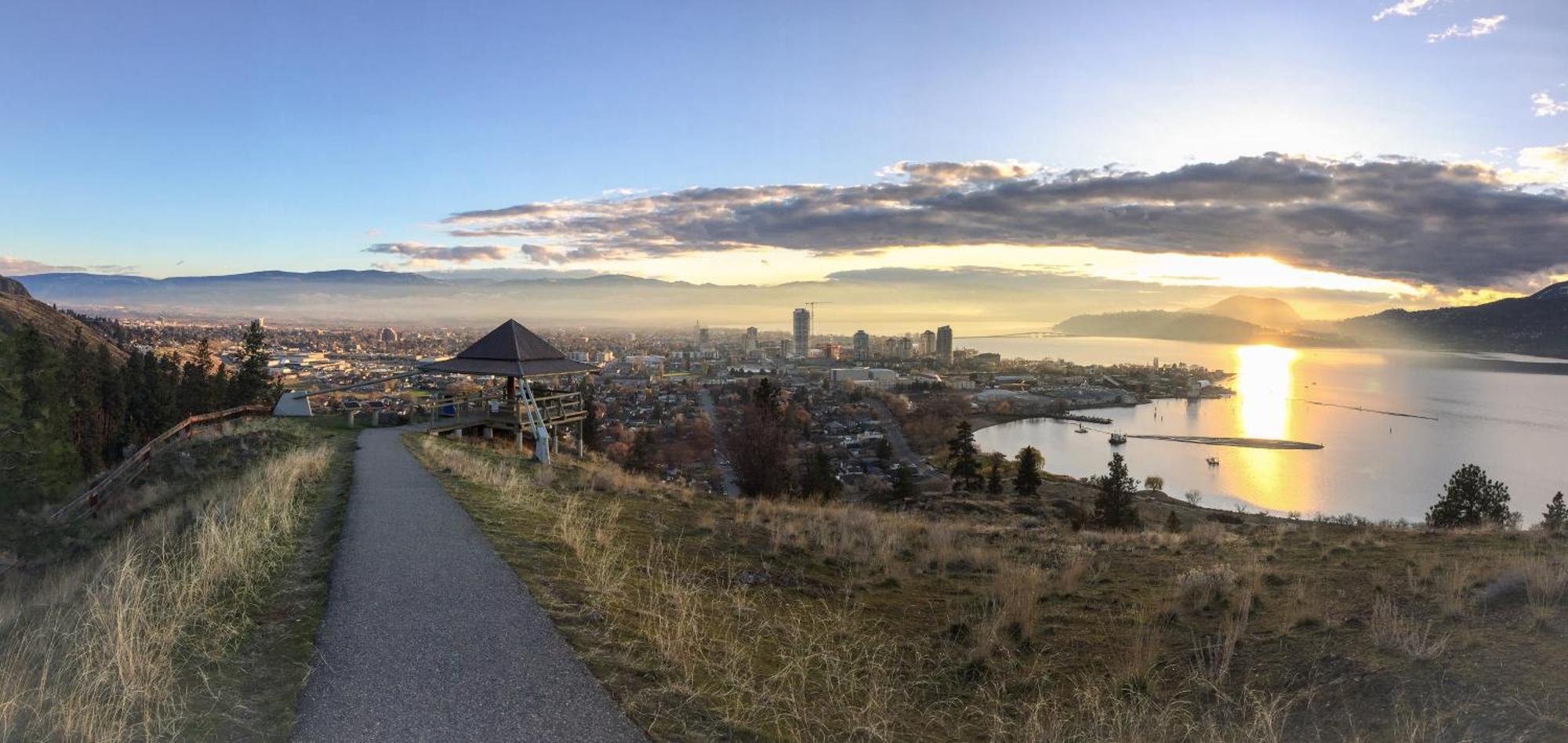 Kelowfornia Lakeview Retreat 킬로나 외부 사진